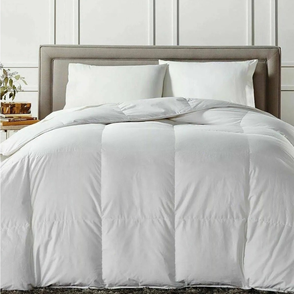 - Chapter Club bedding down medium weight twin - Picture 2 of 3